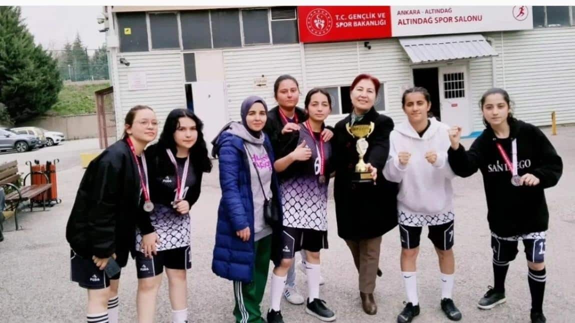 Okulumuz Futsal Takımı Final Maçında Altındağ İkincisi oldu.